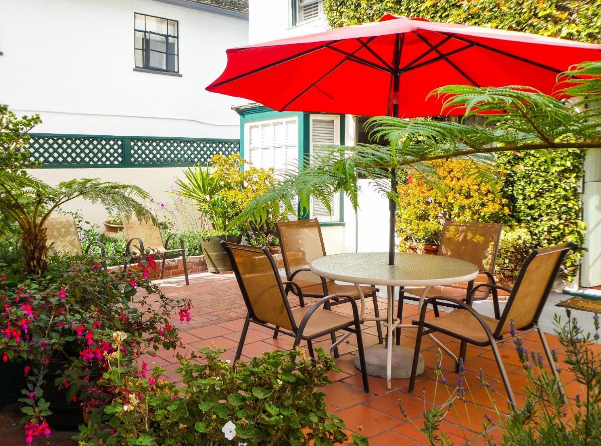 Carmel Fireplace Inn Exterior photo